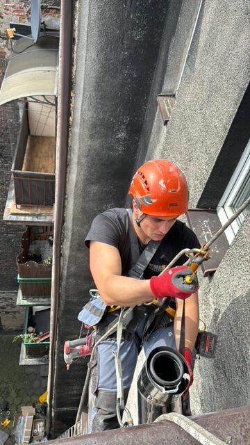 7894D06D-325E-4A6F-984E-D560D8D3747F